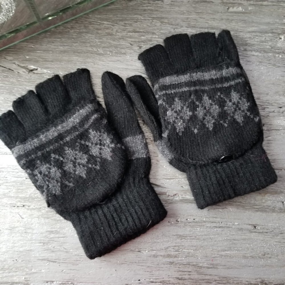 Fingerless Mittens - Picture 5 of 7